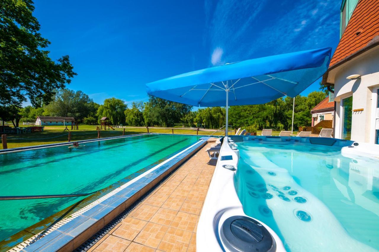 Hotel Zichy Park Bikacs